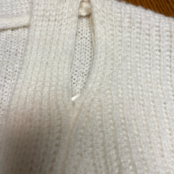NWT Women's Nine West Ivory 
Twist-Front Cutout
Sweater Size Large - Picture 5 of 9
